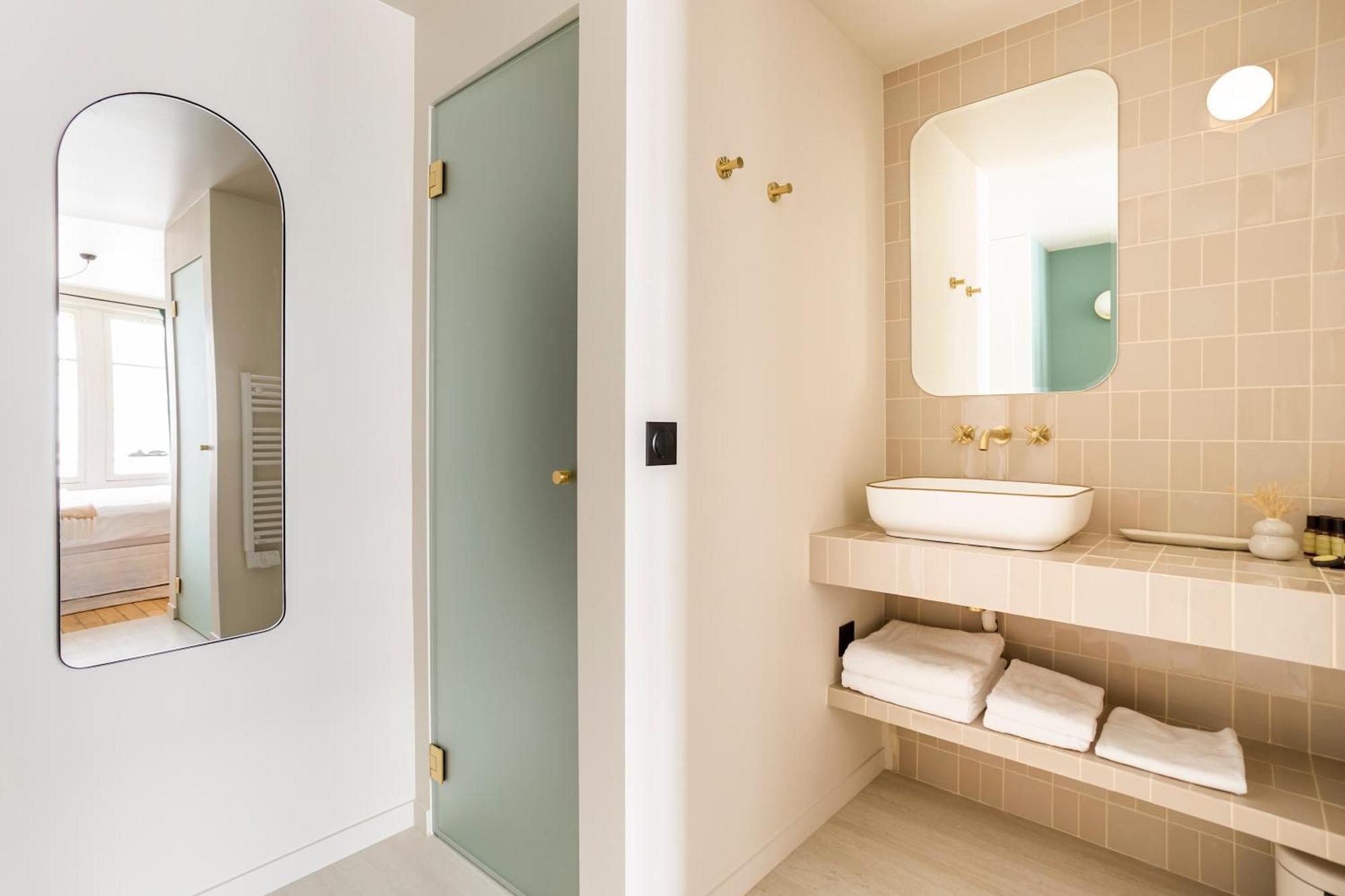 Habitat Parisien 2br-2ba Ac Madeleine -opera Parigi